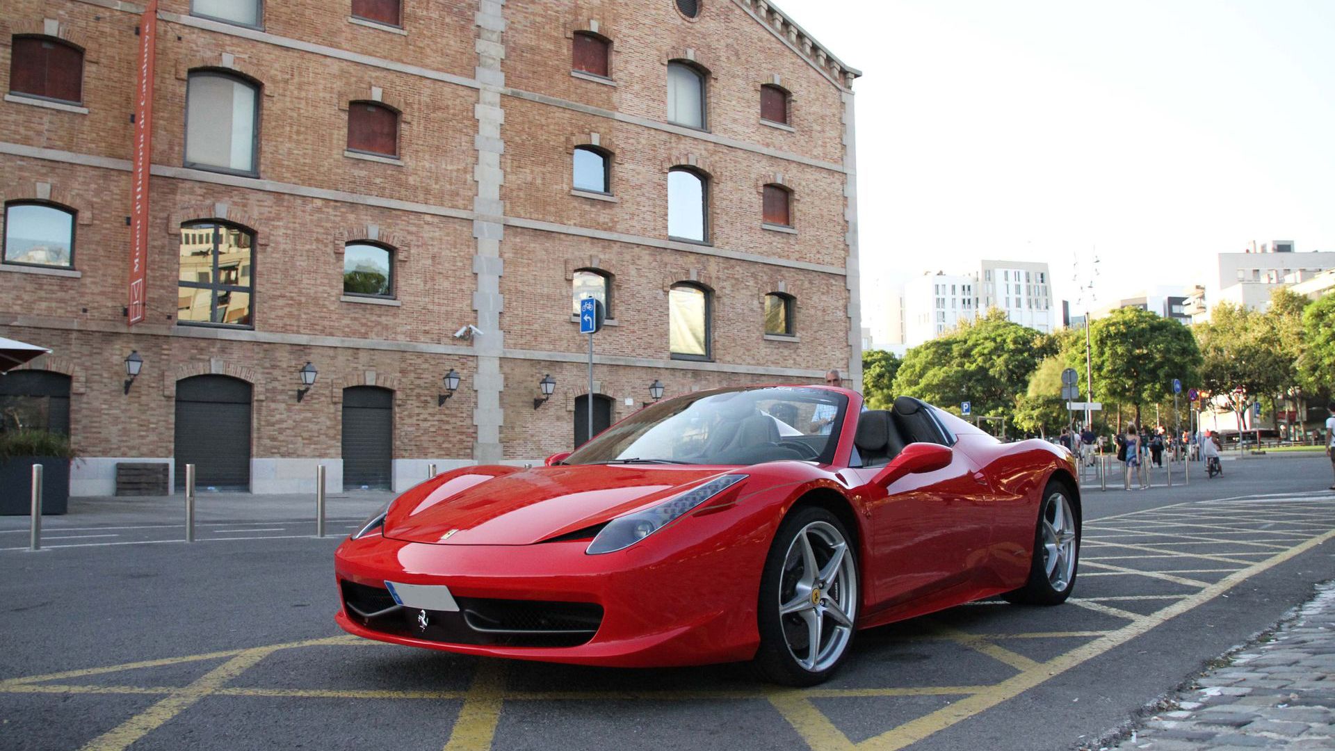 Carshooting-Figurative-Vehicles_Ferrari